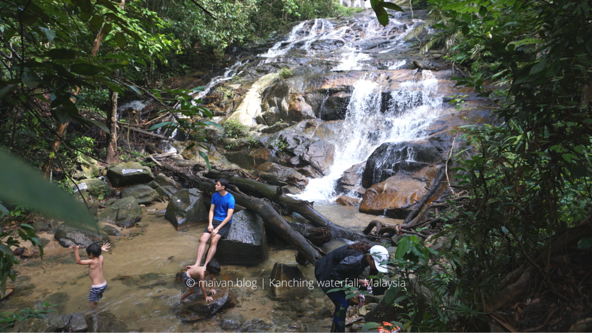 trekking kanching waterfall